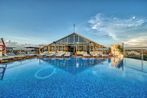 Utomhuspool