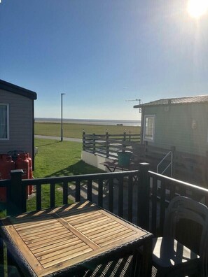 Outdoor dining - Ocean Edge Leisure Park - Holiday Accommodation 10775 (Morecambe)