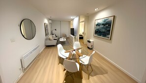 Classic Apartment | Dining room
