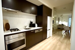 Classic-Apartment | Eigene Küche | Mikrowelle, Ofen, Herdplatte, Geschirrspüler