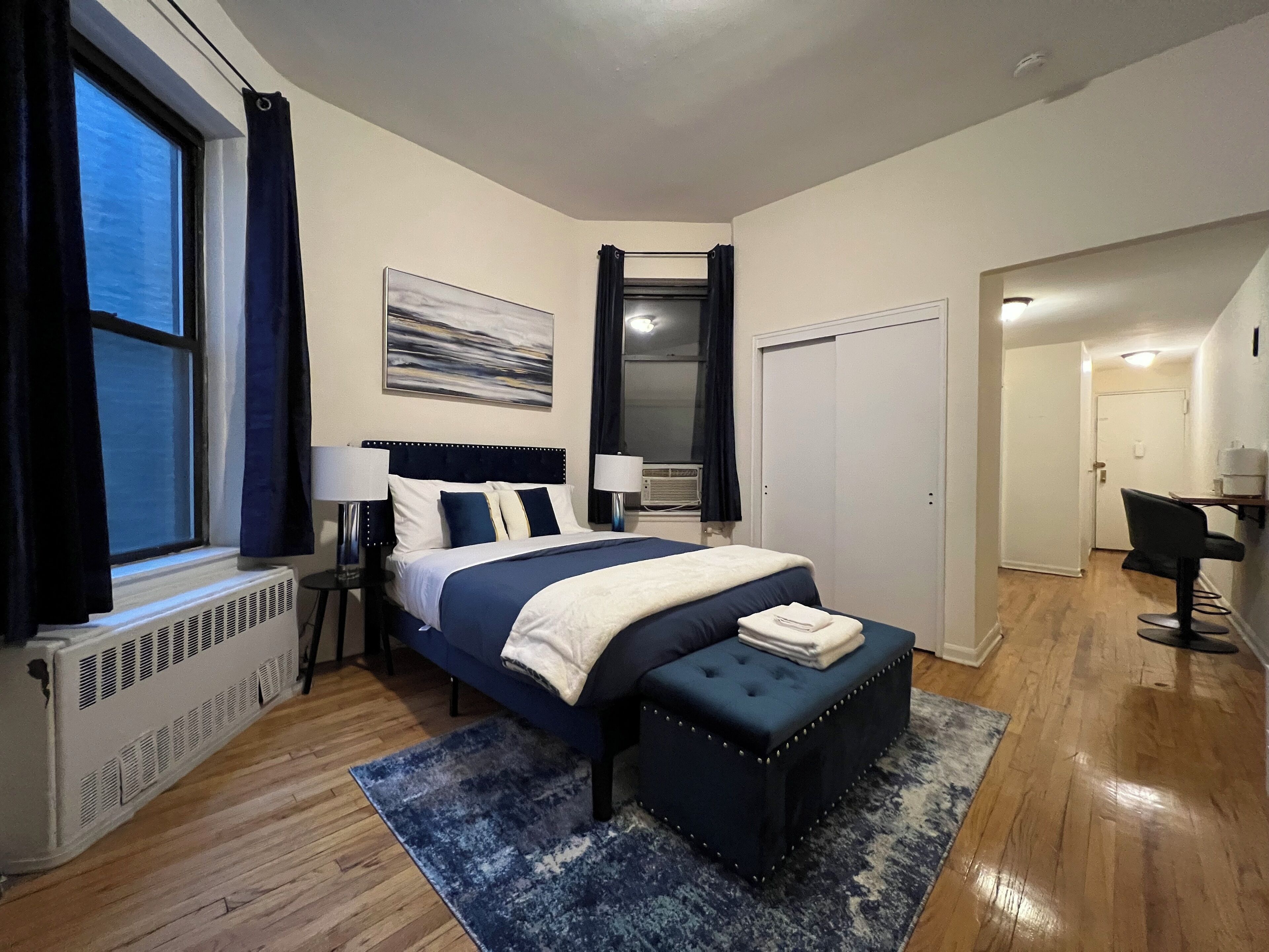 2 habitaciones, tabla de planchar con plancha, wifi y ropa de cama 