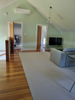 Interior - Quiet rural getaway (Sodwalls)