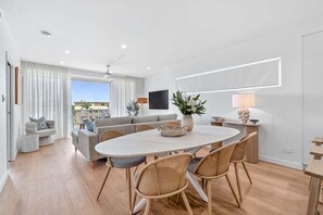 Dining - Serenity at Beachside Kings Beach (Kings Beach)