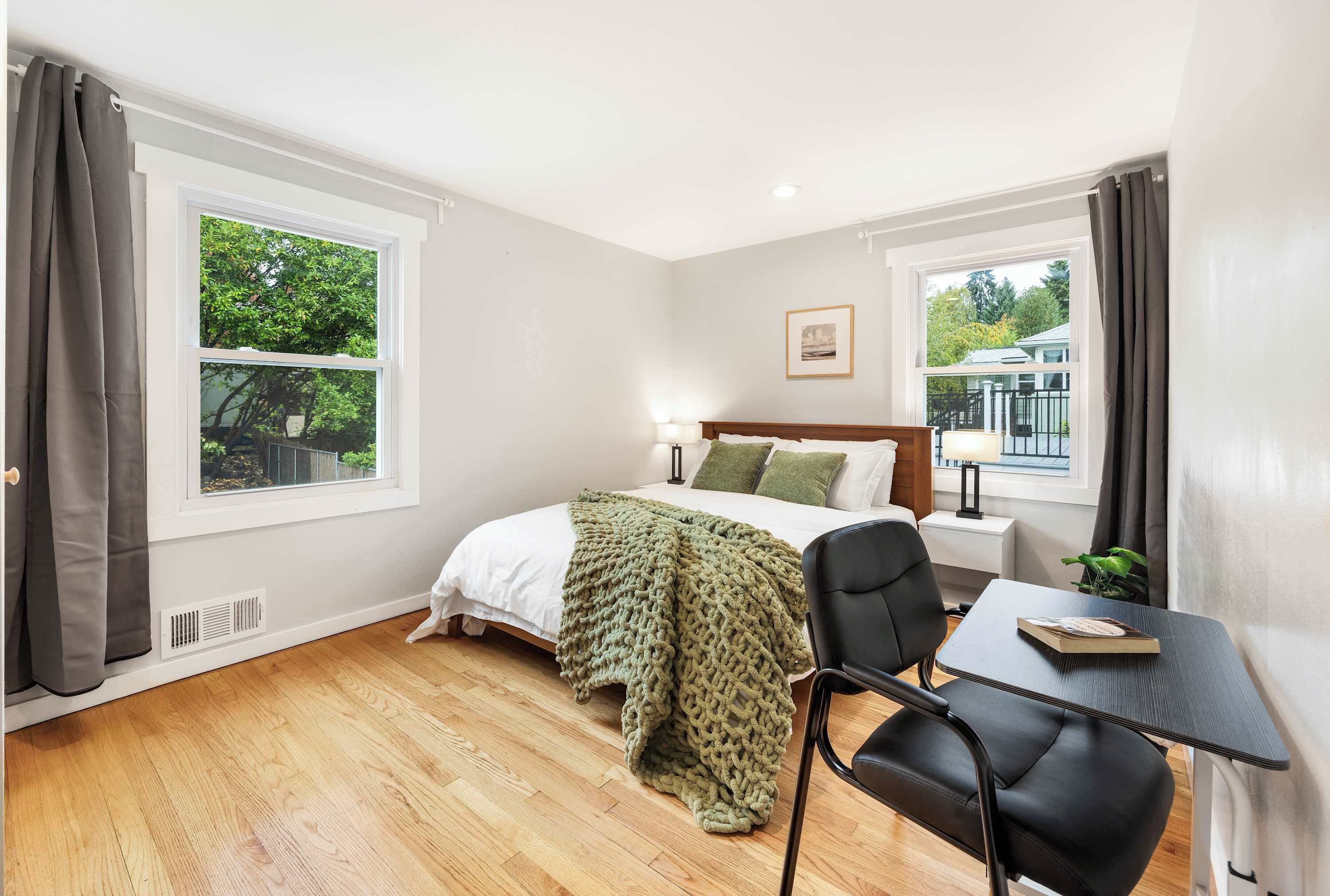 デスク、アイロン / アイロン台、WiFi、ベッドシーツ