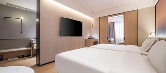 CYBO SSAW Shangpin Hotel Tianfu Square