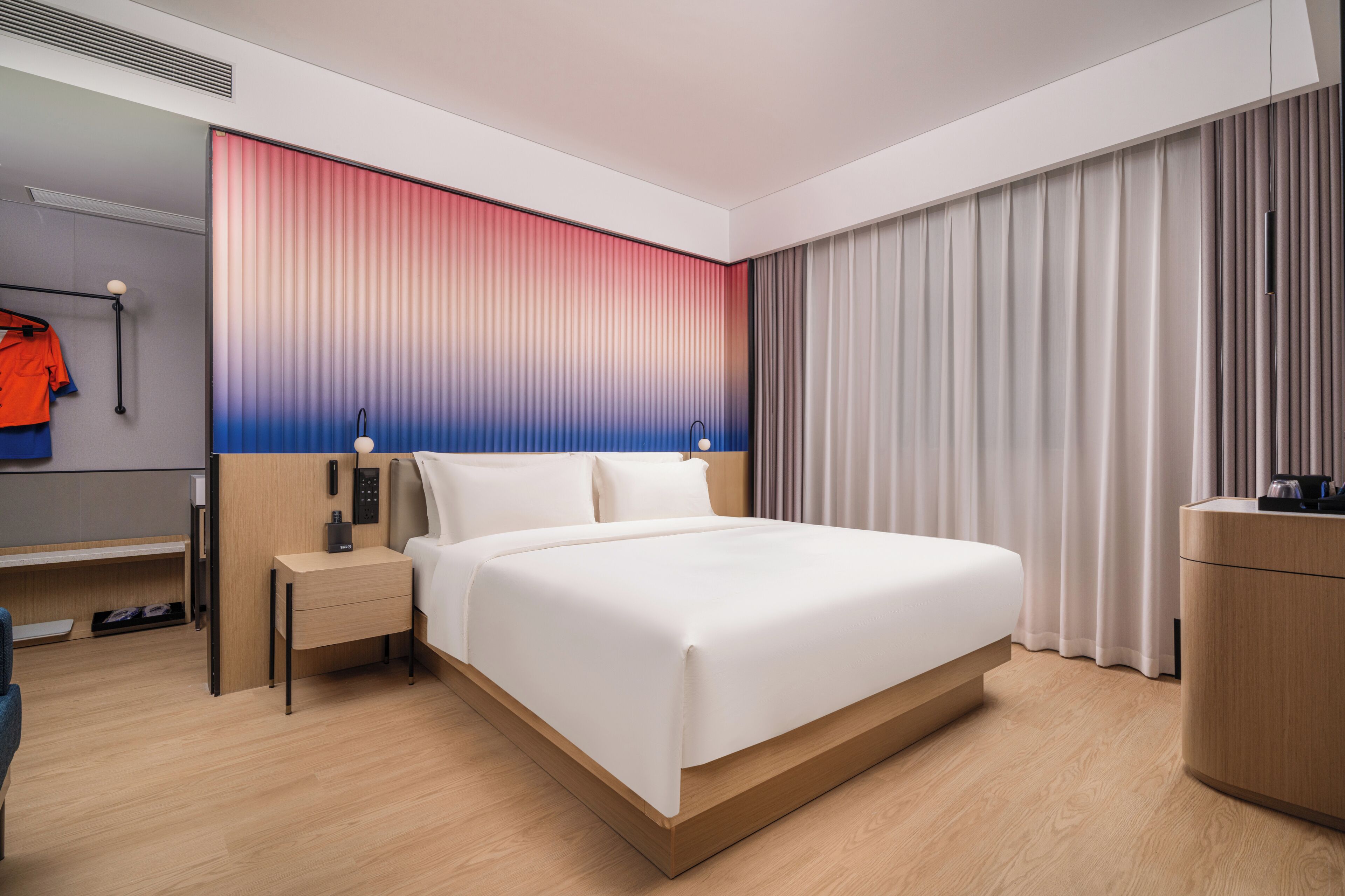 Family Room | Laptop workspace, free WiFi