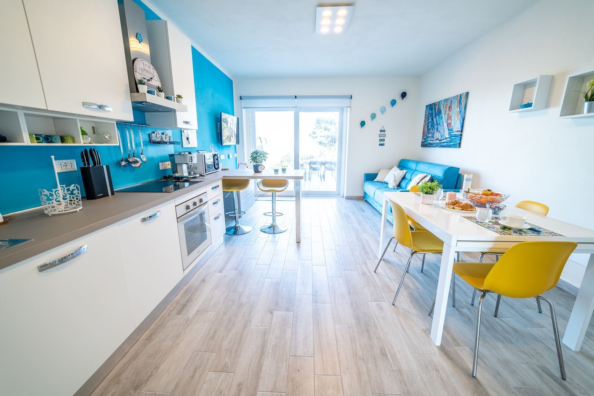 Frigorifero, microonde, forno, lavastoviglie