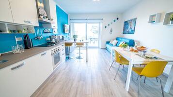 Frigorifero, microonde, forno, lavastoviglie