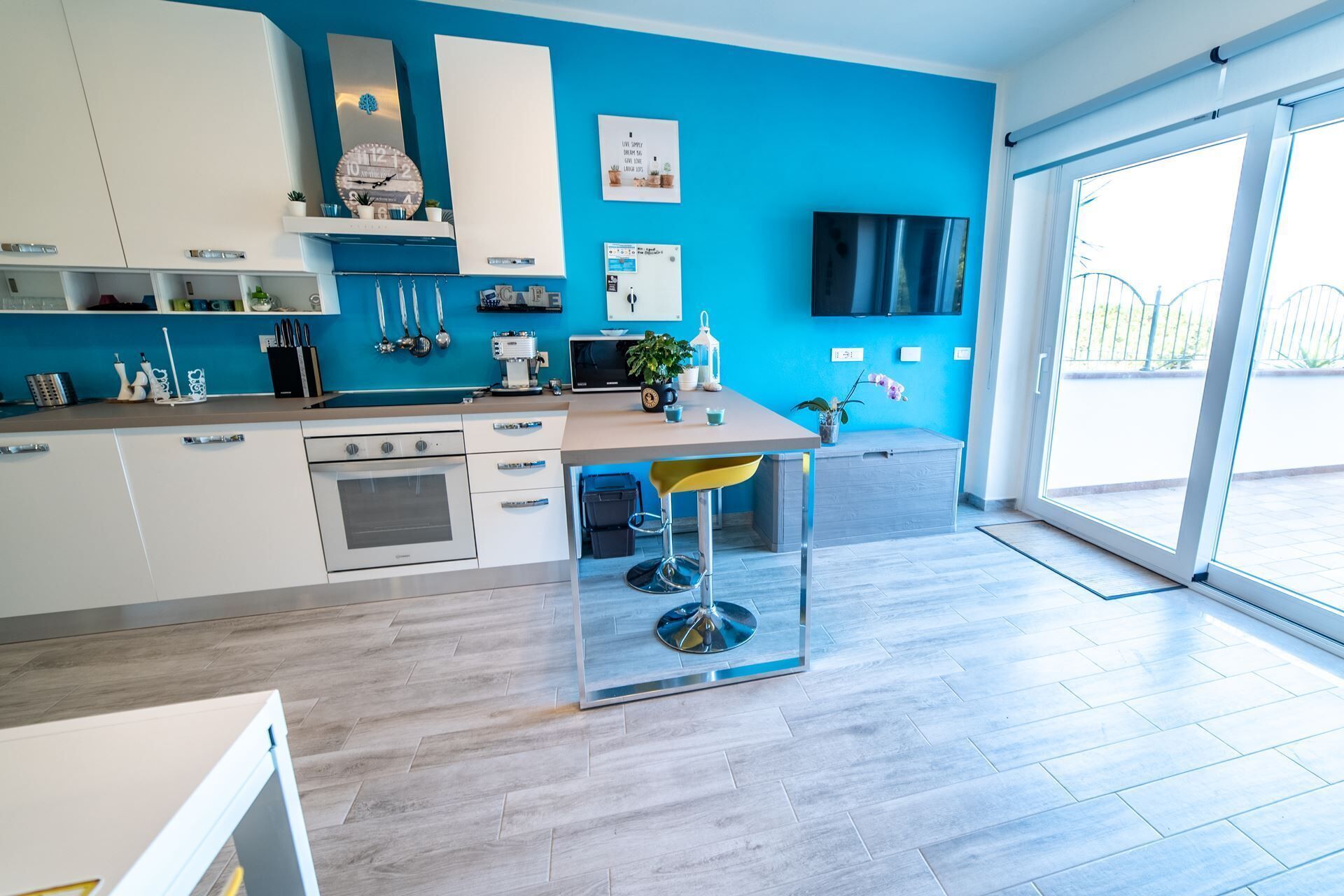 Frigorifero, microonde, forno, lavastoviglie