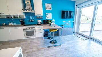 Frigorifero, microonde, forno, lavastoviglie