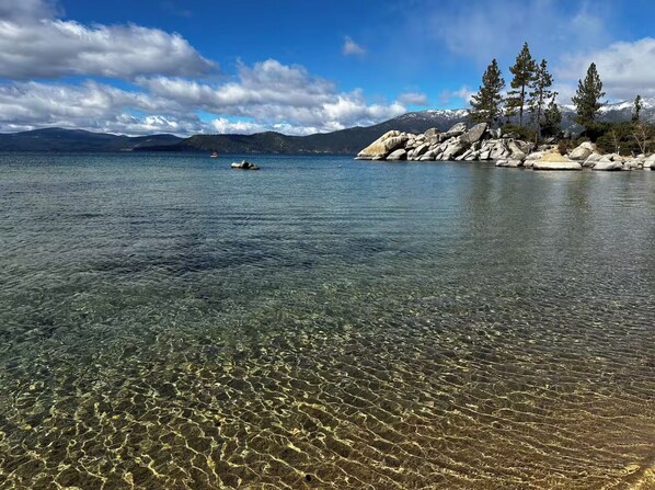 Beach nearby - Cozy 3-Bedroom Condo in Incline Village (Incline Village)