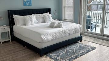 4 bedrooms, iron/ironing board, free WiFi, bed sheets