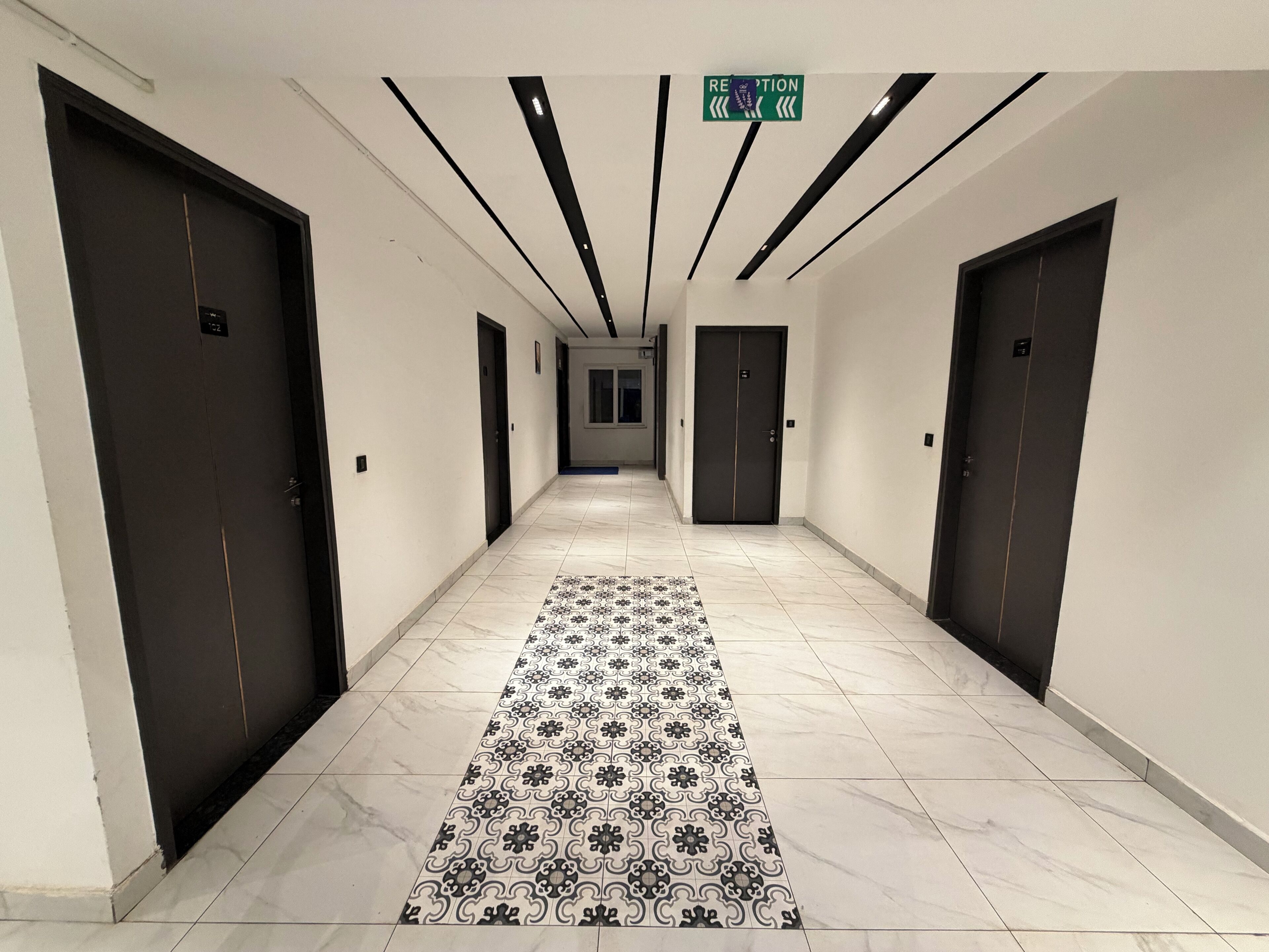 华丽客房, 城市景观 | 起居区