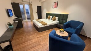 Desk, laptop workspace, iron/ironing board, free WiFi - Hotel Kingdom Suites (Bengaluru)