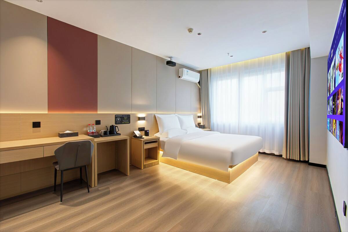 Standard Double Room, Private Bathroom, City View