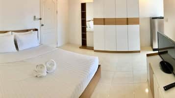 Standard Double Room | Desk, laptop workspace, free WiFi