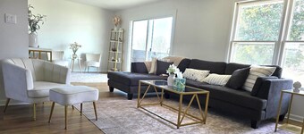 The Brick Houuuse! 3 Bedroom and 2 Bath Home