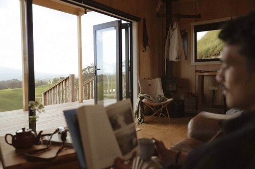 Sunsets, outdoor bath, mountain views, fire pit