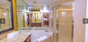 Hair dryer, towels, soap, toilet paper - Spacious 3-bedroom condo with AC in beautiful Orlando (Orlando)