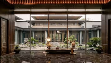 Nhà Presidential, nhiều phòng ngủ, hồ bơi riêng, cạnh sườn núi | Khu phòng khách