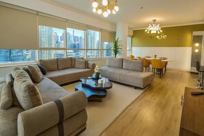 TV - Luxury Marina View 2BR | Stay For 6 (Dubai)