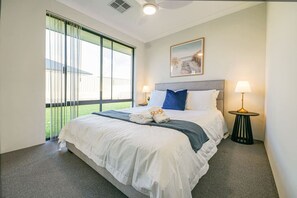 4 chambres, bureau, fer et planche à repasser, Wi-Fi