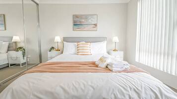 4 bedrooms, desk, iron/ironing board, travel cot