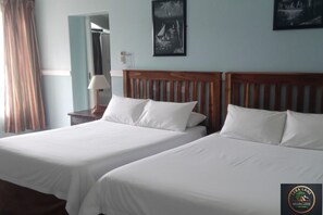 Living area - Majuba Lodge By Leba Lane (Newcastle)