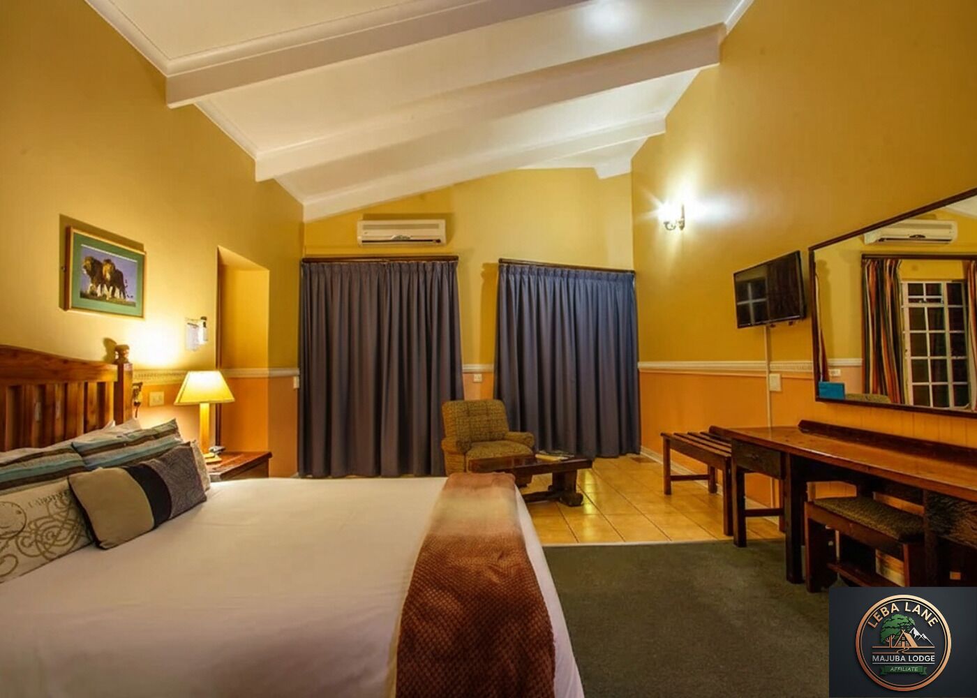 Comfort Double Room, Patio, Mountain View | Living area