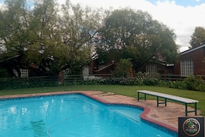 Outdoor pool - Majuba Lodge By Leba Lane (Newcastle)