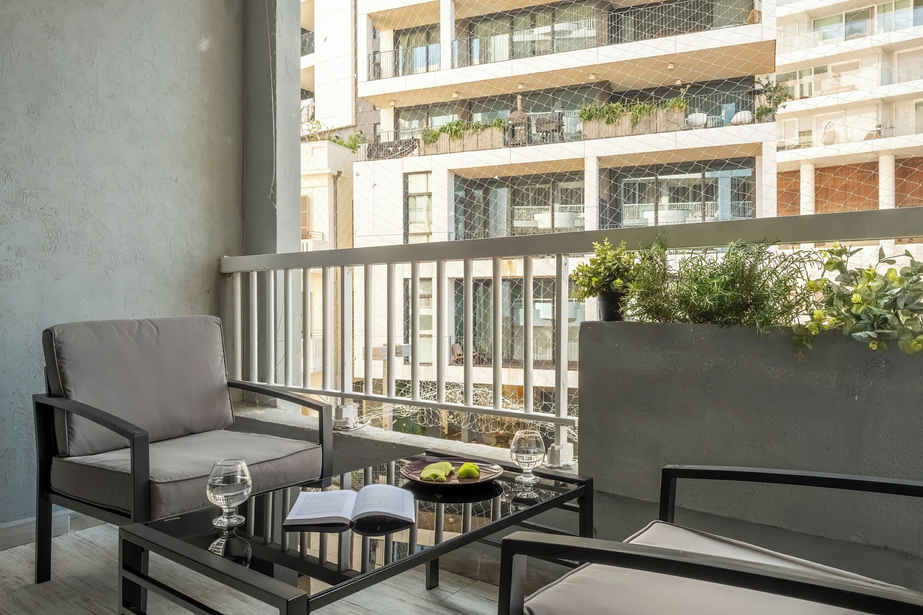 Apartamento, vistas parciales al mar | Balcón