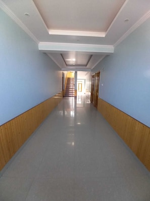 المنشأة من الداخل