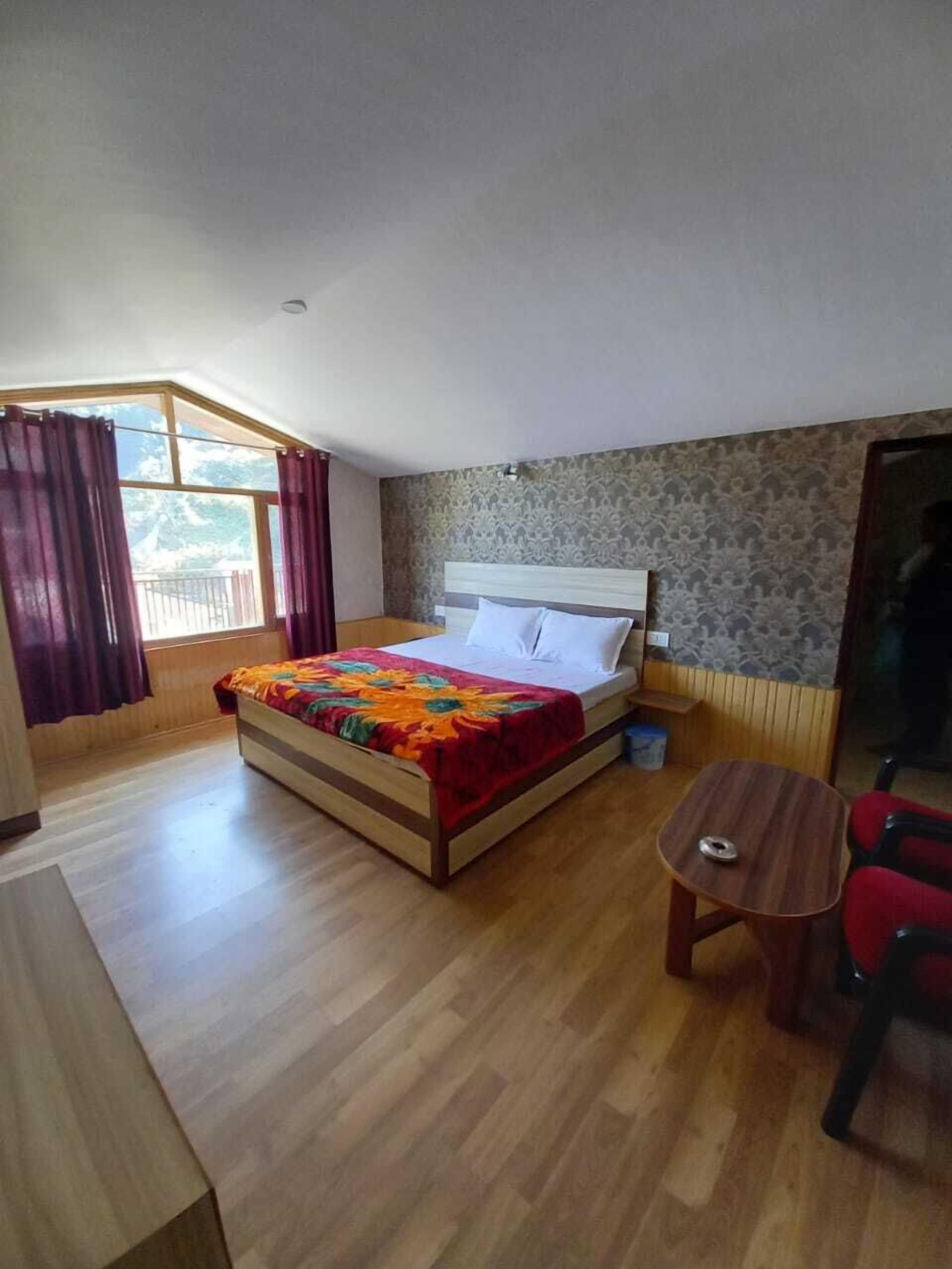 Suite familiar | Escritorio, espacio para trabajar con laptop y wifi gratis 