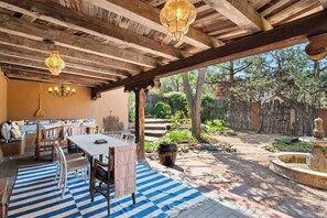 Outdoor dining - Cinco Chimineas- Indoor Pool, Walk to Plaza (Santa Fe)