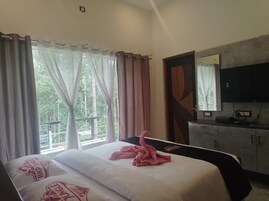 Standard Room, Balcony | Desk, free WiFi