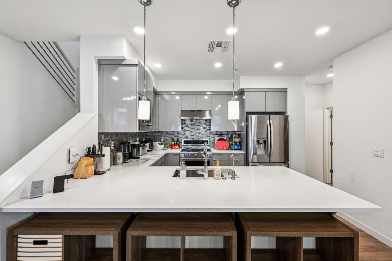 冰箱、微波炉、烤箱、炉灶