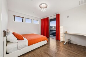 Escritorio, wifi, ropa de cama