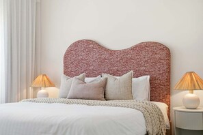 Room - Luxe Townhouse Retreat (Glenelg North)