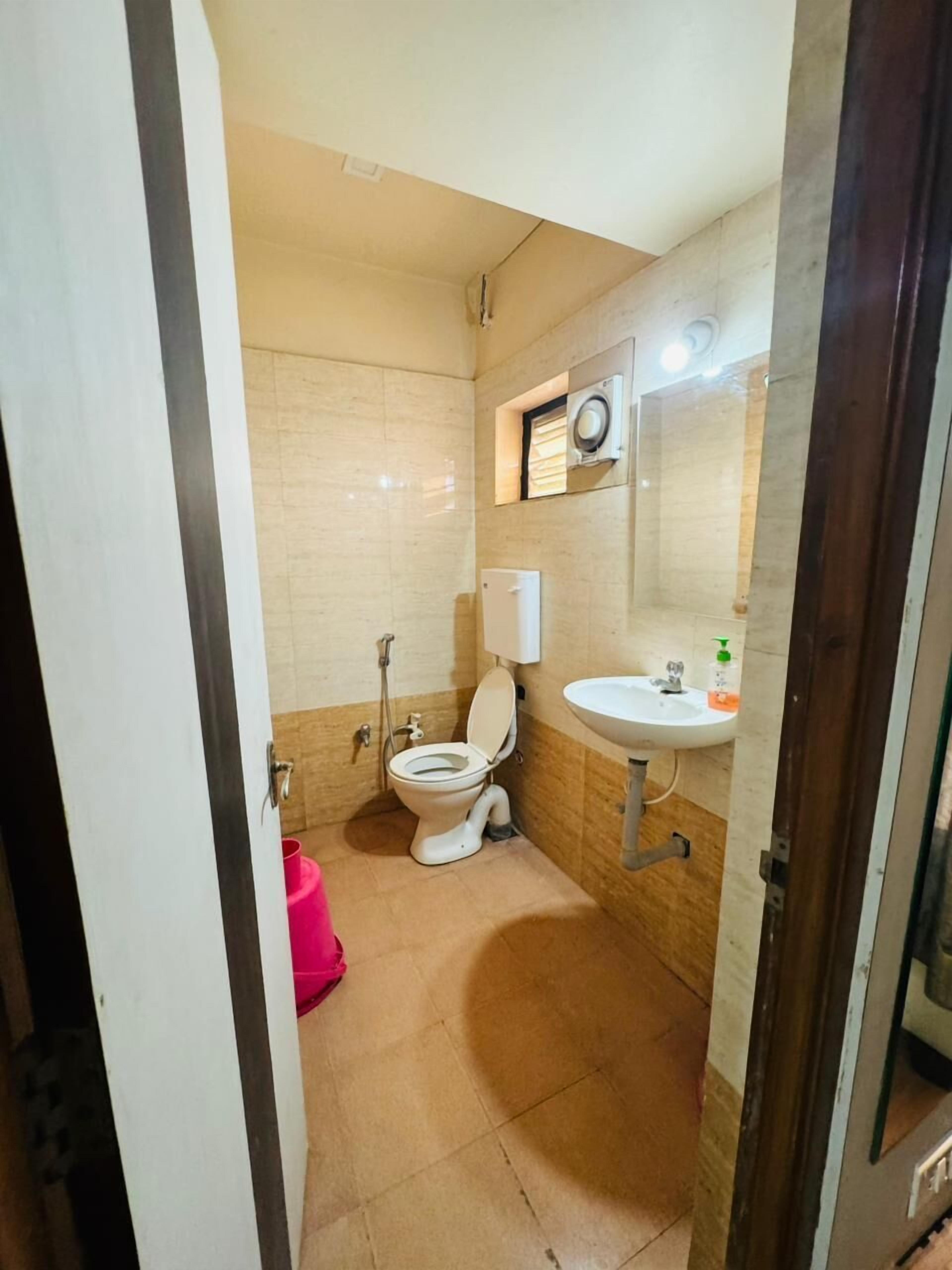 ห้องทริปเปิล | ห้องน้ำ | ฝักบัว, ผ้าเช็ดตัว, สบู่, ยาสระผม