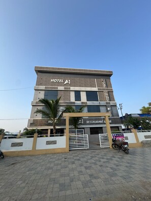 Exterior - Hotel A1 (Morshi)