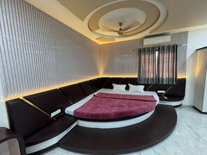 Luxury Room | Rollaway beds, bed sheets - Hotel A1 (Morshi)