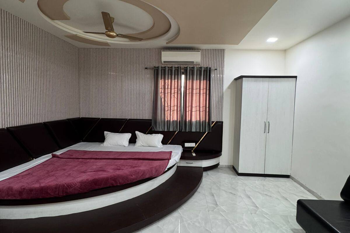 Luxury Room | Rollaway beds (surcharge), bed sheets