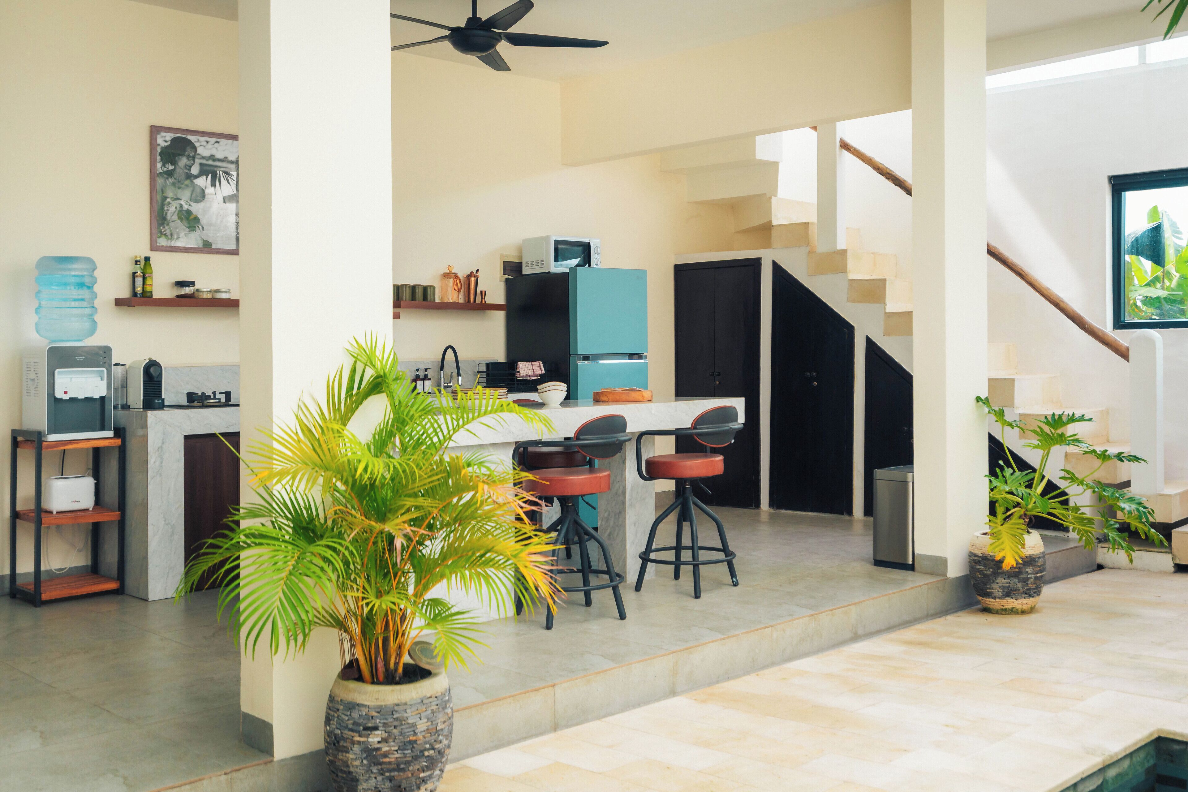 舒适别墅 | 私人厨房 | 冰箱、微波炉、烤箱、炉灶