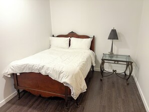 3 bedrooms, iron/ironing board, WiFi, bed sheets - 3-BD Suite near UBC/Vancouver (Vancouver)
