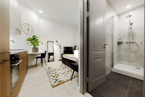 مكواة/لوح كي وواي فاي مجانًا وملاءات أسرّة