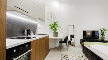 Iron/ironing board, free WiFi, bed sheets