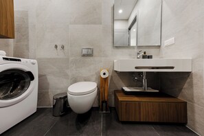 تجهيزات دش، مجففات شعر، مناشف