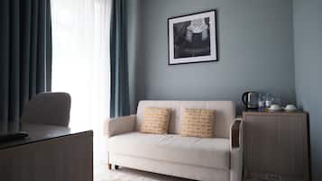 Caja de seguridad en la habitación y escritorio