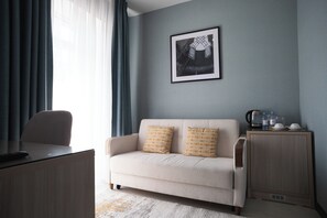 Deluxe Room | In-room safe, desk, laptop workspace, iron/ironing board - Resident Hotel Gogol (Almaty)