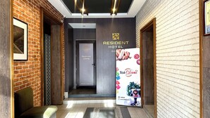 Free daily cooked-to-order breakfast - Resident Hotel Gogol (Almaty)